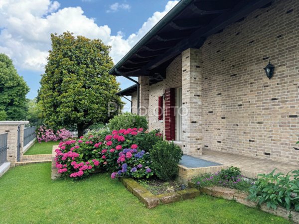 casa indipendente in vendita a Salzano