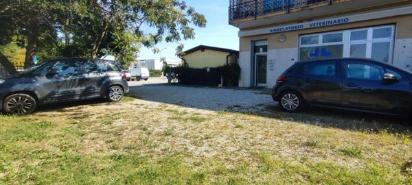 negozio in vendita a Salzano