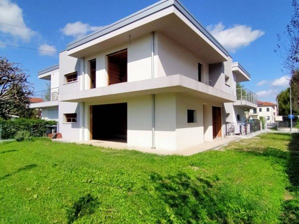 casa indipendente in vendita a Salzano