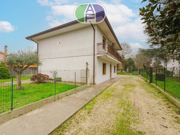 casa indipendente in vendita a Salzano in zona Robegano