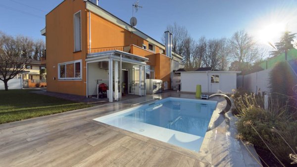 esavano in vendita a Salzano