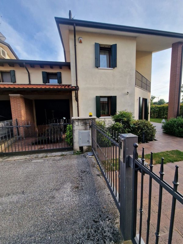 casa indipendente in vendita a Salzano