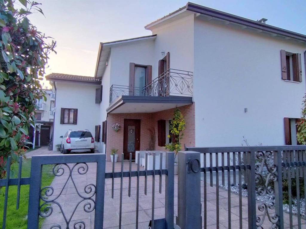 casa indipendente in vendita a Salzano