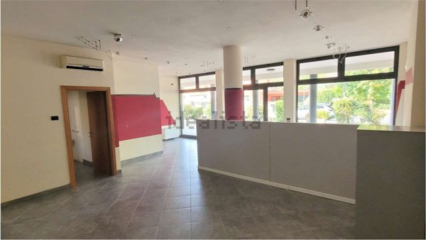 negozio in vendita a Salzano
