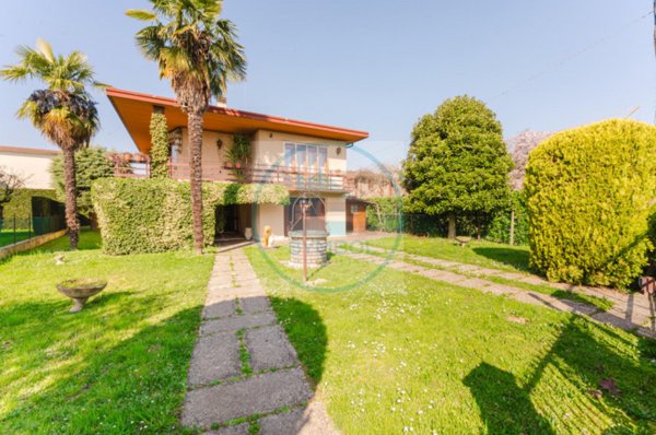 casa indipendente in vendita a Salzano