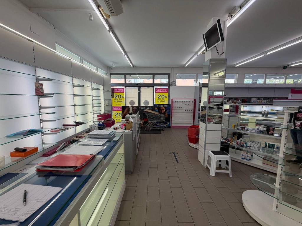 negozio in vendita a Salzano