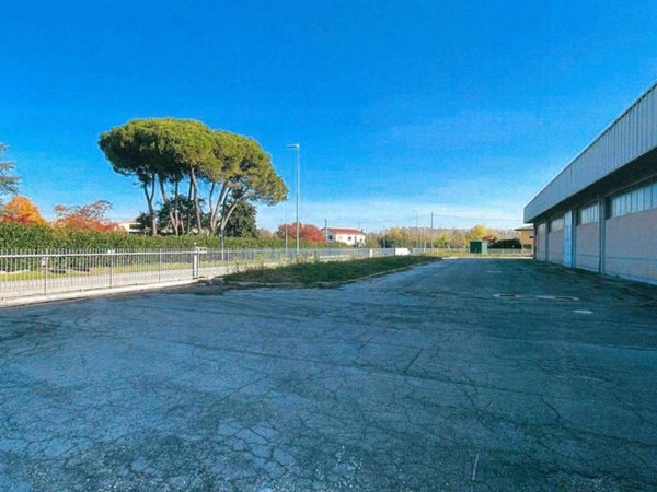 locale commerciale in vendita a Salzano in zona Robegano