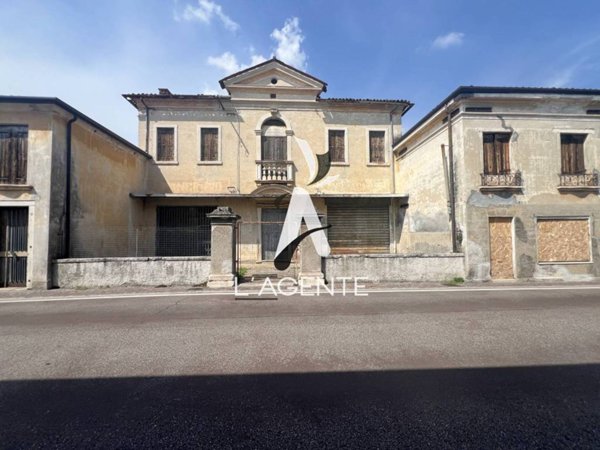 casa indipendente in vendita a Salzano