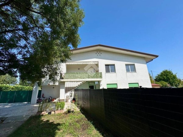 casa indipendente in vendita a Salzano in zona Robegano