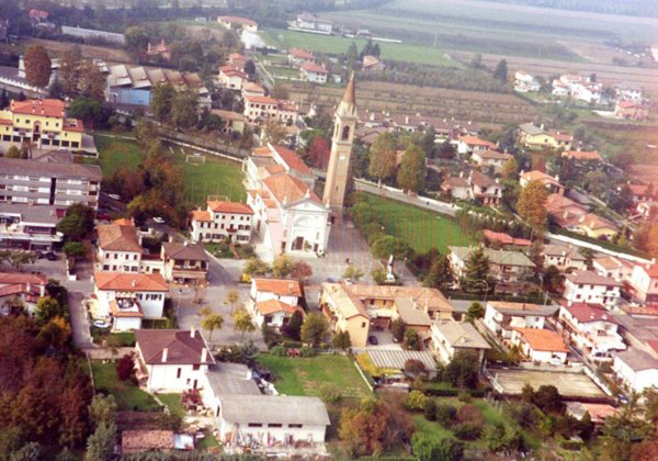 negozio in vendita a San Donà di Piave in zona Passarella