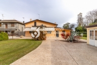 casa indipendente in vendita a San Donà di Piave in zona Passarella