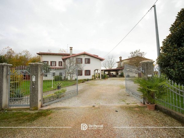 casa indipendente in vendita a San Donà di Piave in zona Passarella
