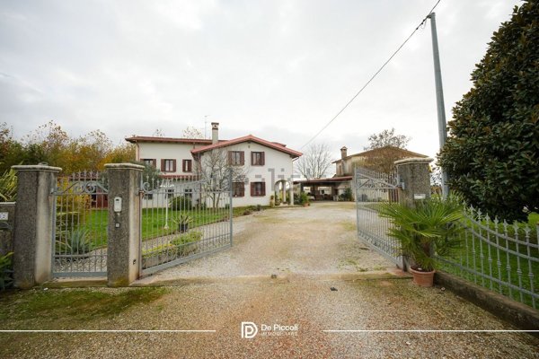 casa indipendente in vendita a San Donà di Piave in zona Passarella