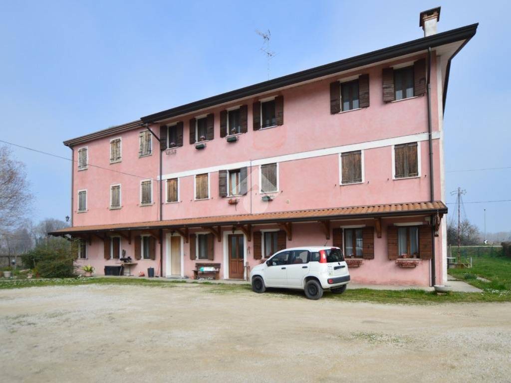 casa indipendente in vendita a San Donà di Piave in zona Passarella