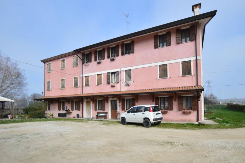casa indipendente in vendita a San Donà di Piave in zona Passarella
