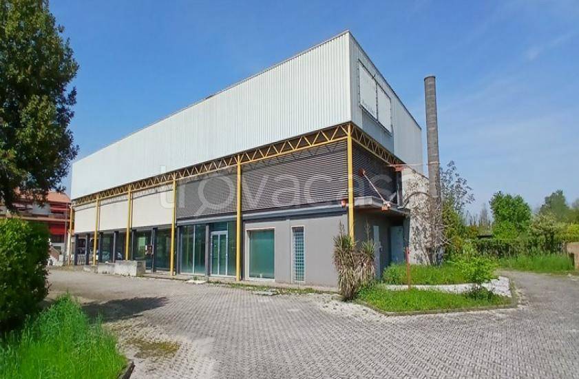 locale commerciale in vendita a San Donà di Piave in zona Passarella