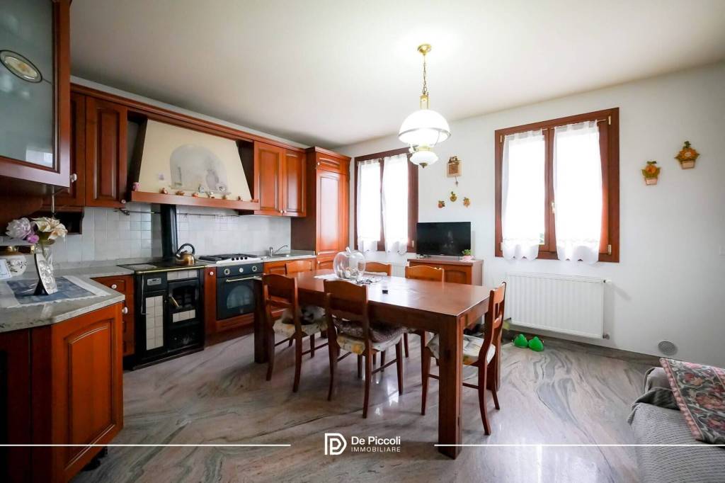 casa indipendente in vendita a San Donà di Piave in zona Passarella