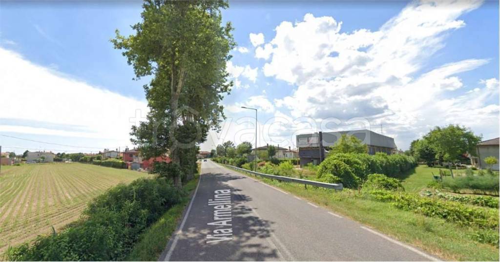 locale commerciale in vendita a San Donà di Piave in zona Passarella