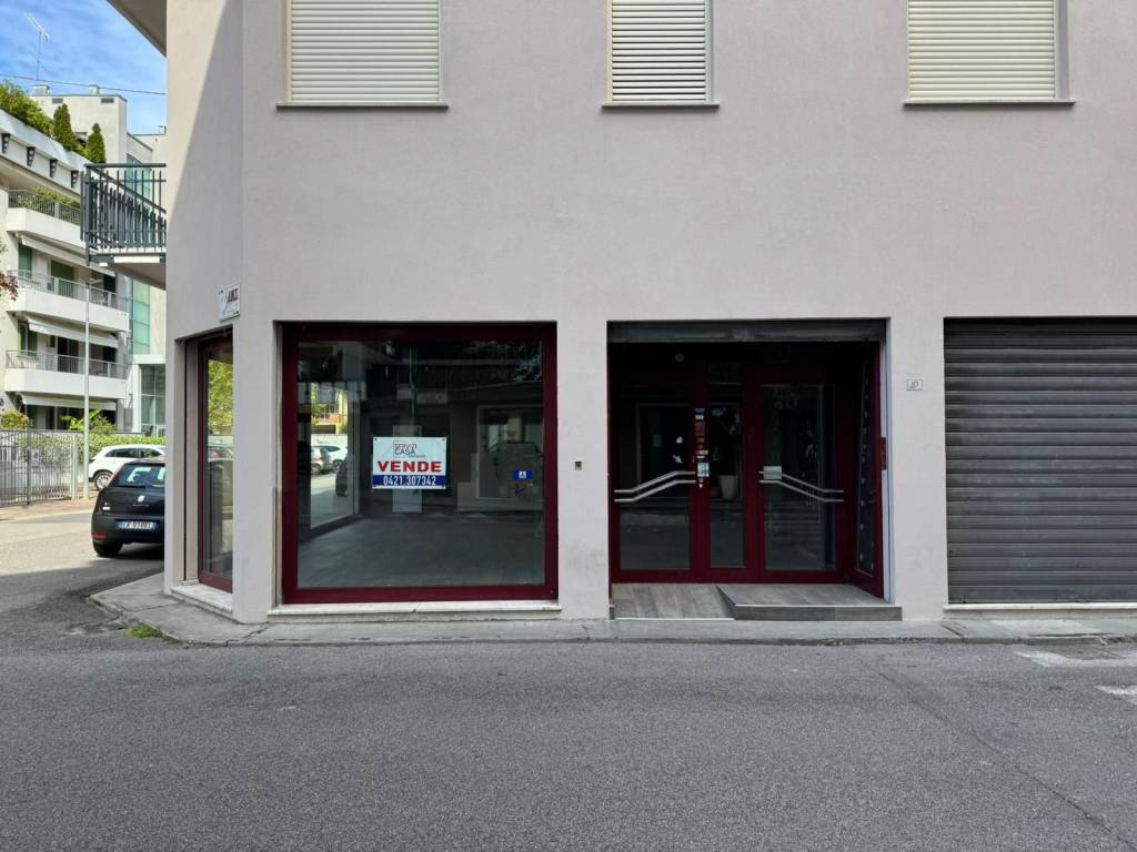 negozio in vendita a San Donà di Piave in zona Fiorentina