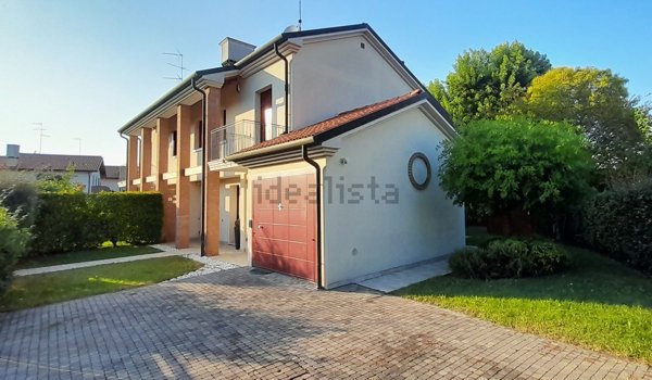 casa indipendente in vendita a San Donà di Piave in zona Carbonera