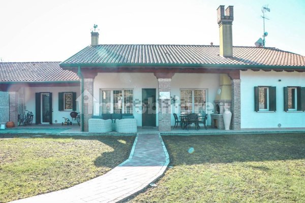 esavano in vendita a San Donà di Piave in zona Fossà