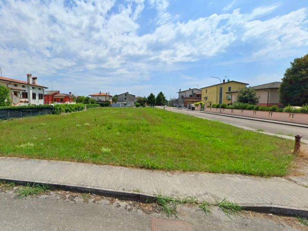 terreno edificabile in vendita a San Donà di Piave in zona Passarella