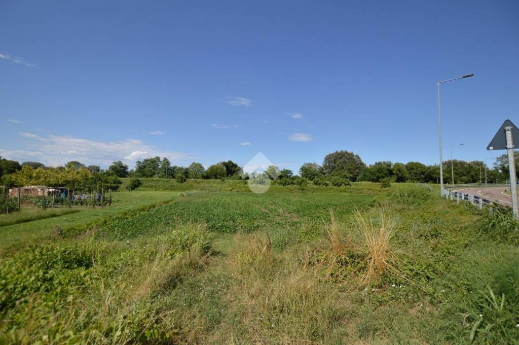 terreno in vendita a San Donà di Piave in zona Passarella