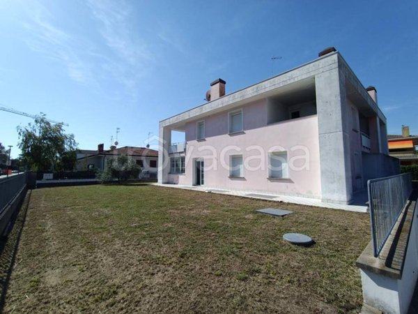 casa indipendente in vendita a San Michele al Tagliamento in zona Bibione