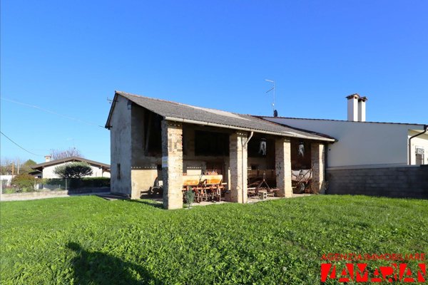 casale in vendita a San Michele al Tagliamento