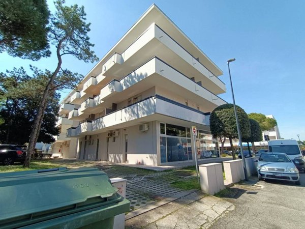 intera palazzina in vendita a San Michele al Tagliamento in zona Bibione