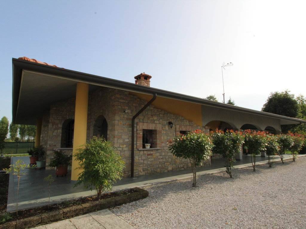 casa indipendente in vendita a San Michele al Tagliamento in zona Bibione