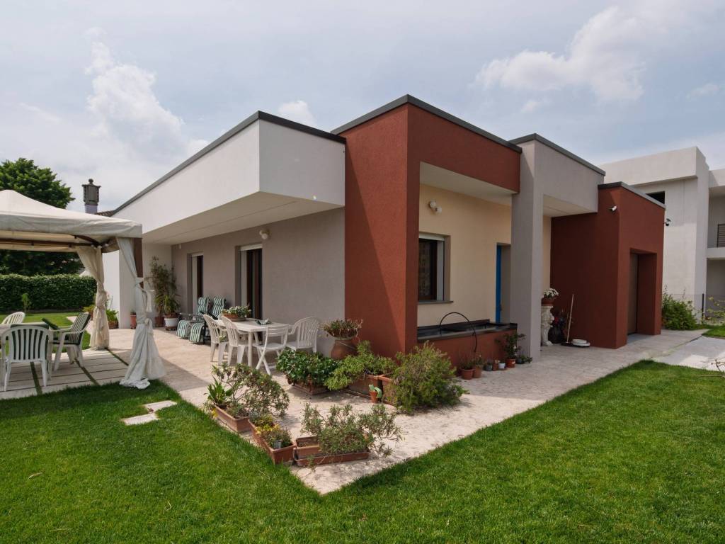 casa indipendente a San Michele al Tagliamento in zona San Giorgio al Tagliamento