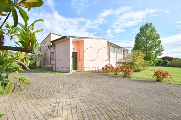 casa indipendente a San Michele al Tagliamento in zona San Giorgio al Tagliamento