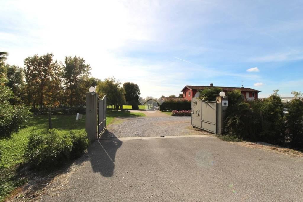 negozio in vendita a San Michele al Tagliamento in zona Bibione