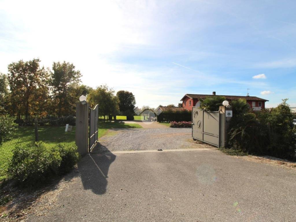 intera palazzina in vendita a San Michele al Tagliamento in zona Cesarolo