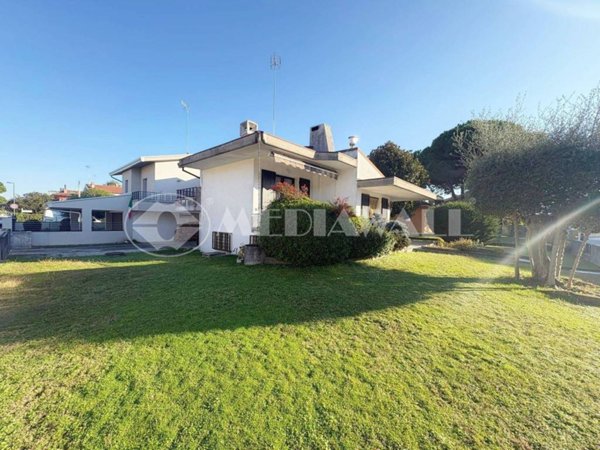 casa indipendente in vendita a San Michele al Tagliamento in zona Bibione