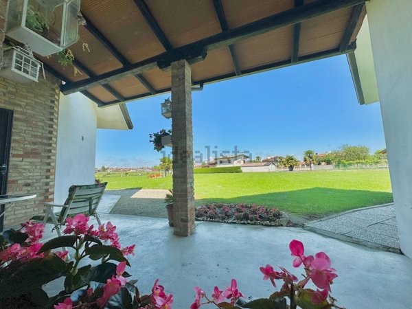 casa indipendente in vendita a San Michele al Tagliamento in zona Bibione