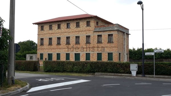 casale a San Michele al Tagliamento in zona San Giorgio al Tagliamento