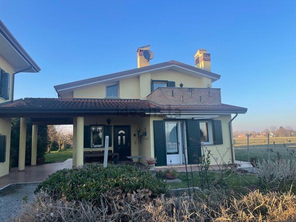 casa indipendente in vendita a San Michele al Tagliamento in zona Bibione