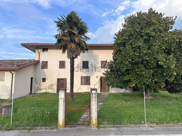 casa indipendente in vendita a San Michele al Tagliamento in zona Cesarolo