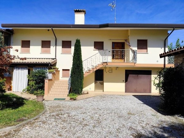 esavano in vendita a San Michele al Tagliamento