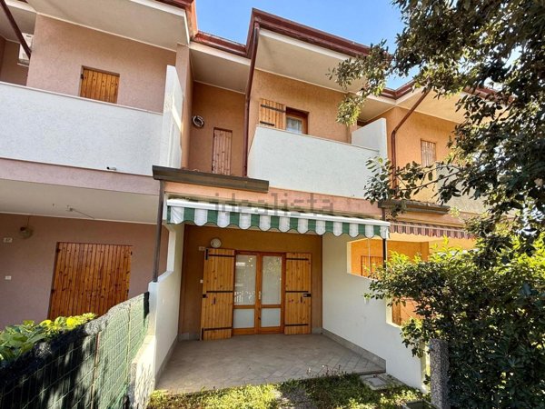 casa indipendente in vendita a San Michele al Tagliamento in zona Bibione