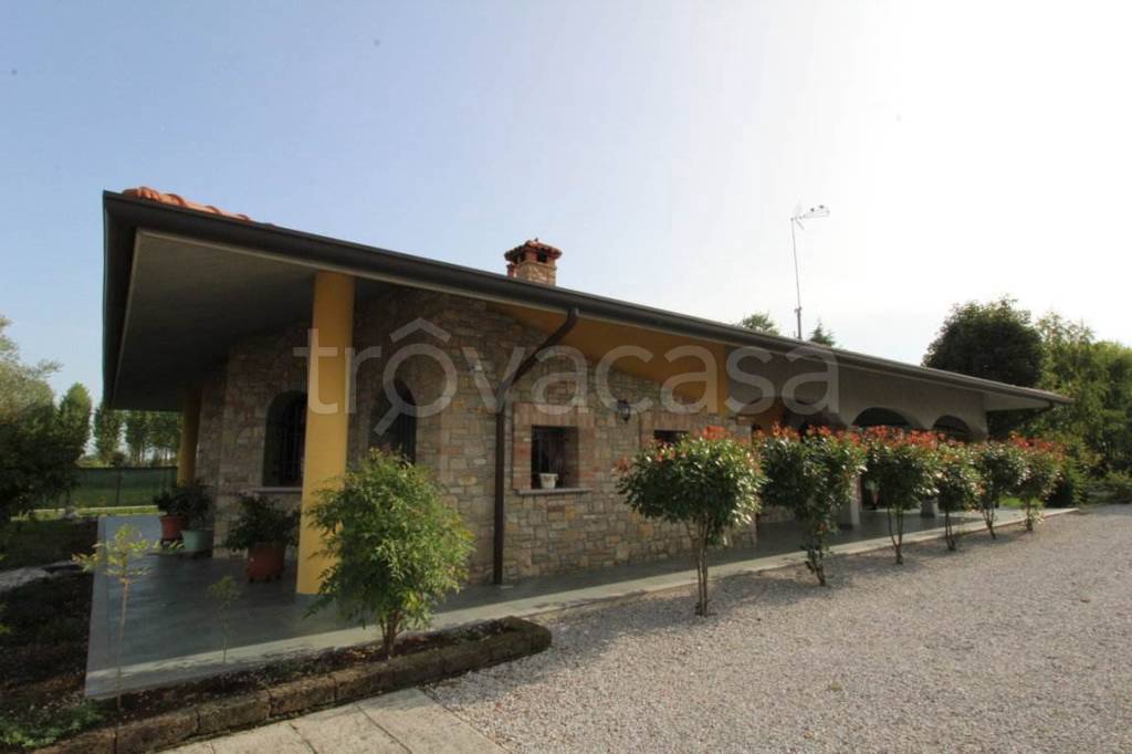 casa indipendente in vendita a San Michele al Tagliamento in zona Bibione