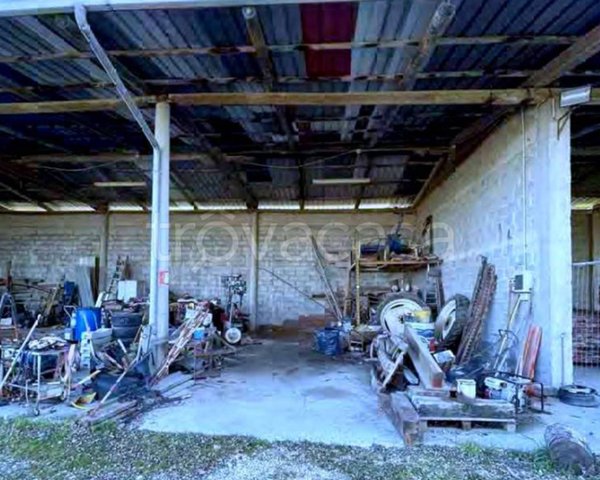 locale commerciale in vendita a San Michele al Tagliamento