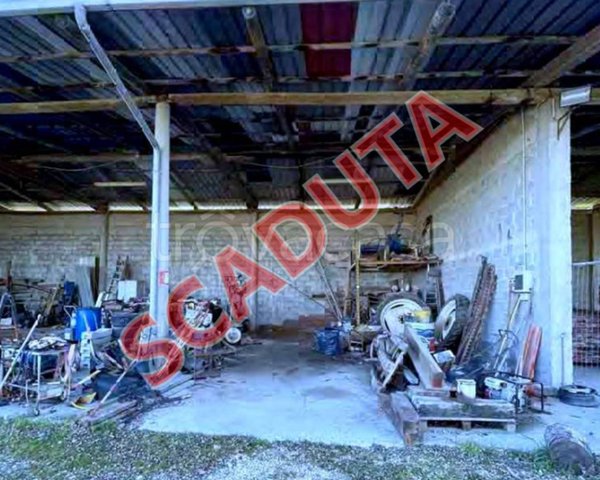 locale commerciale in vendita a San Michele al Tagliamento