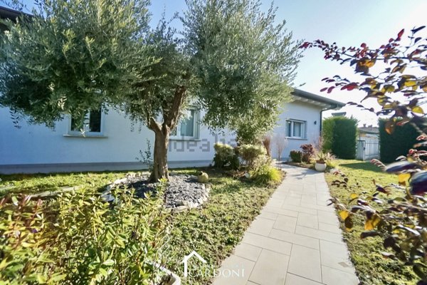 casa indipendente in vendita a San Michele al Tagliamento in zona Bibione