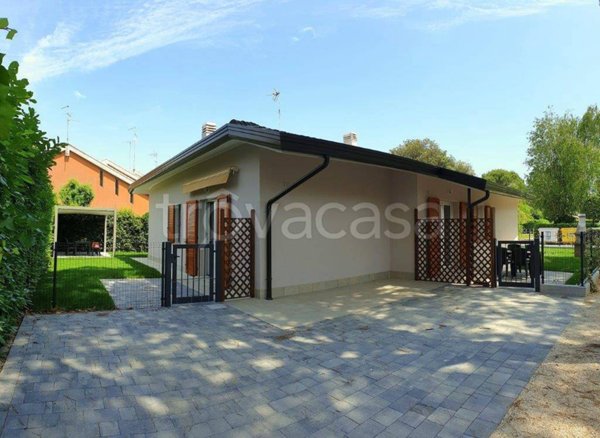 casa indipendente in vendita a San Michele al Tagliamento in zona Bibione