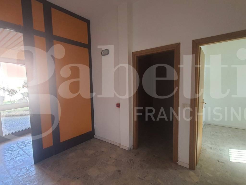 negozio in vendita a San Michele al Tagliamento in zona Bibione