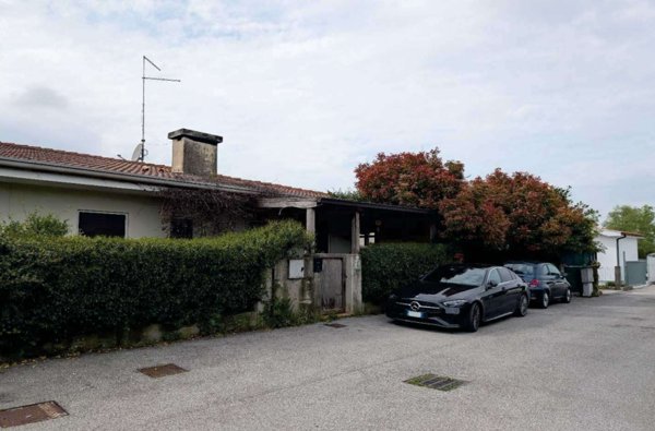 casa indipendente in vendita a San Michele al Tagliamento in zona Bibione