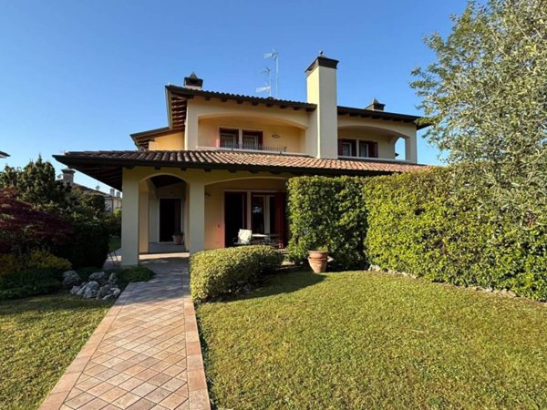 casa indipendente in vendita a San Michele al Tagliamento in zona Bibione